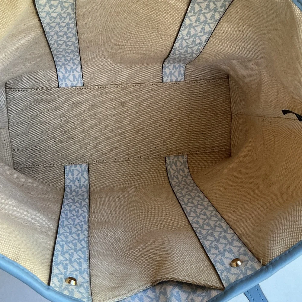 Michael Kors XL Tote Bag Blue Logo EUC - Picture 4 of 5